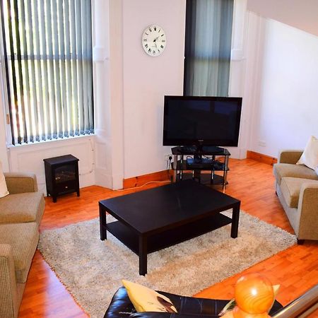 Two Bedroom Town Centre Apartment إلجين المظهر الخارجي الصورة